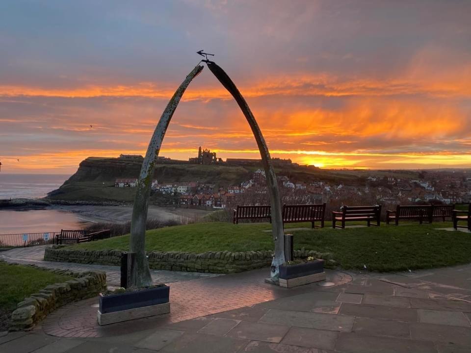 Bed and Breakfast Little Pie In The Sky Whitby Esterno foto